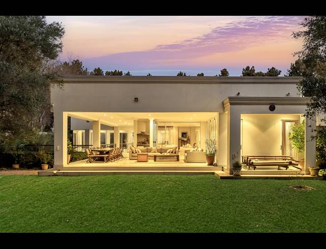7 BEDROOM HOUSE FOR SALE IN BRYANSTON